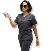 WOMEN'S SCRUB TOP V-NECK 3 POCKETS TUCKABLE DESIGN